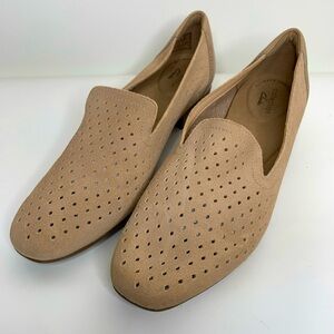 Clarks Women's Collection Juliet Hayes Perforated Flats Sand Suede Sz 8 M
